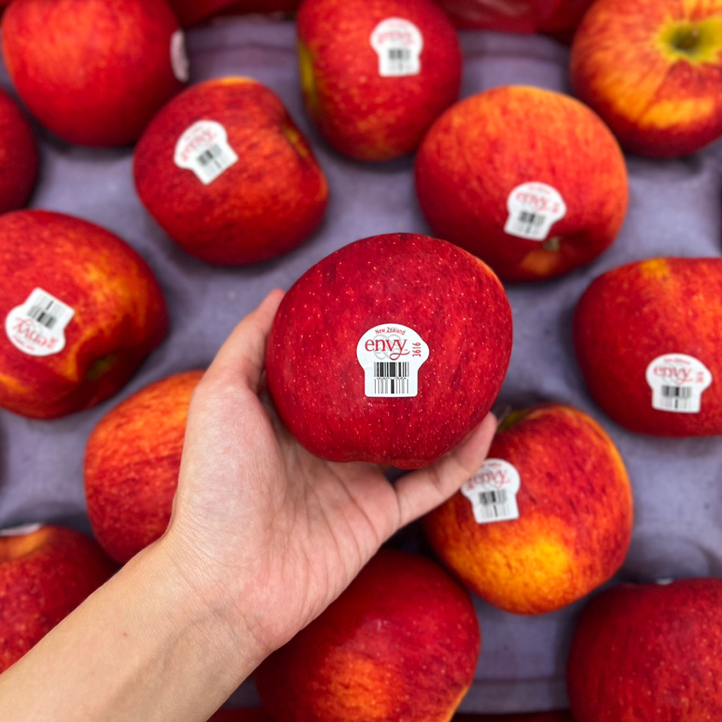 

APEL ENVY 1 KG | BUAH APPLE FRUIT MANIS PREMIUM