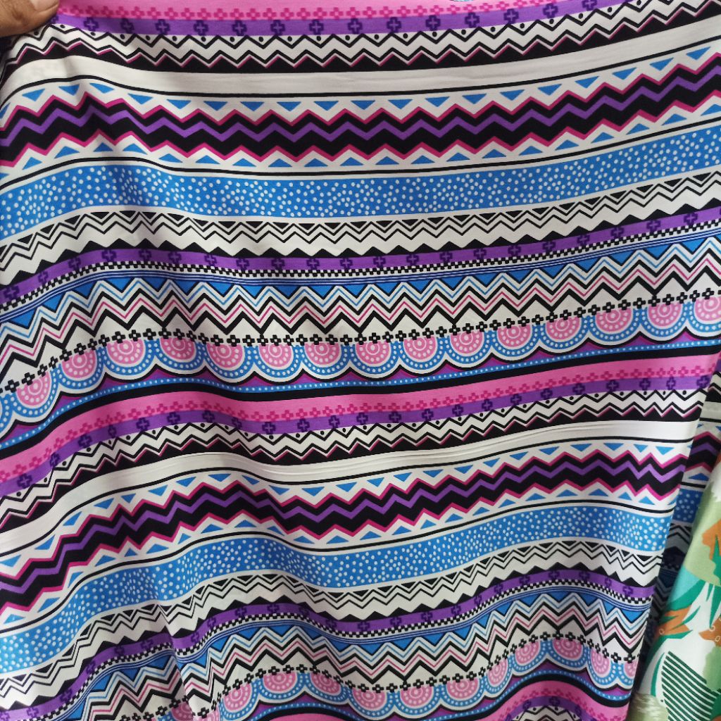 Kain Wolfis Motif Zigzag Etnik – Bahan Fashion Hijab, Blouse, Outer (Harga Kain Per½ Meter)