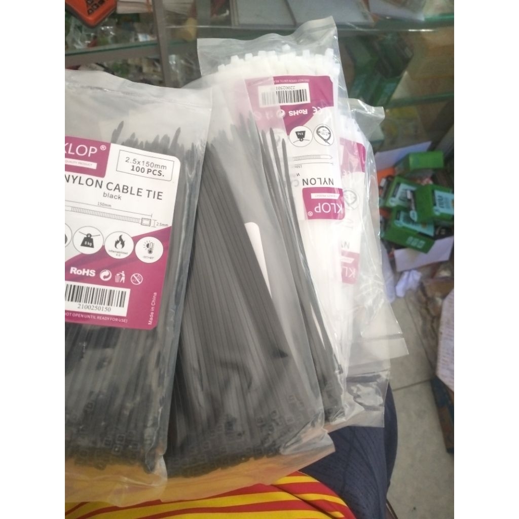 

kabel tis (tali krek) untuk layangan atau mengikat barang lain