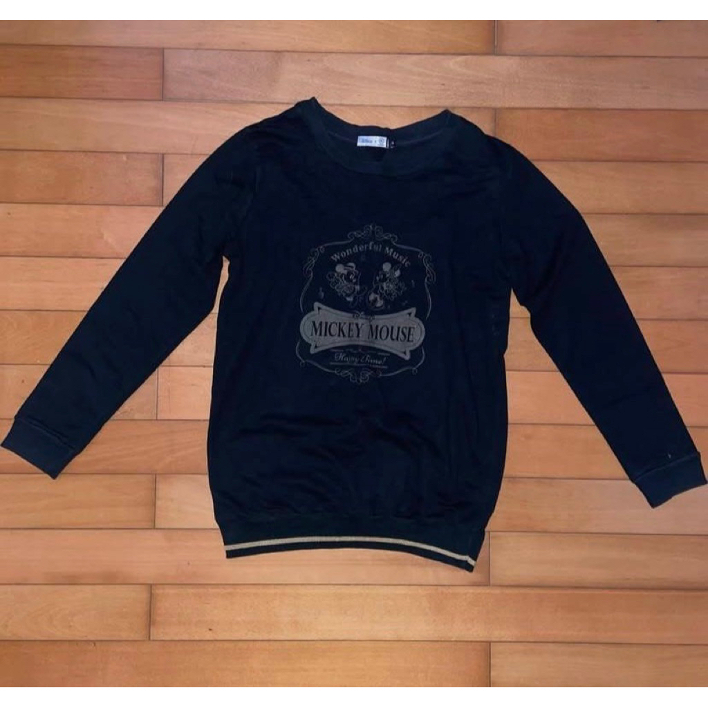 Preloved sweater nevada disney