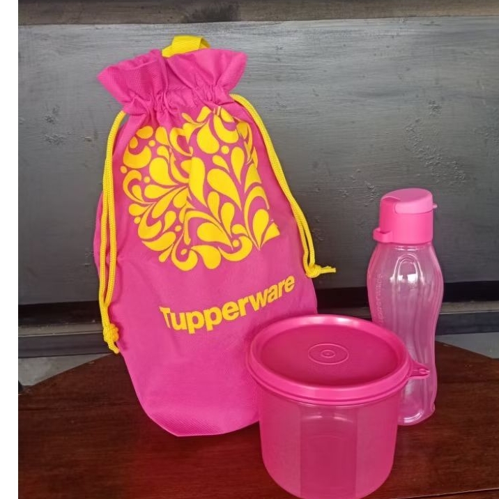Tempat bekal Tupperware