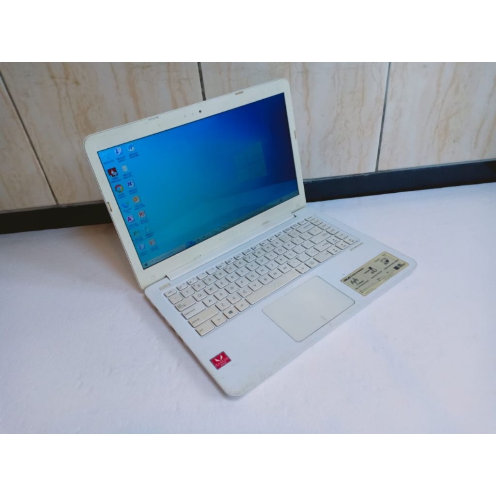 Obral Laptop Second Murah Asus E402Y Slim(A581)