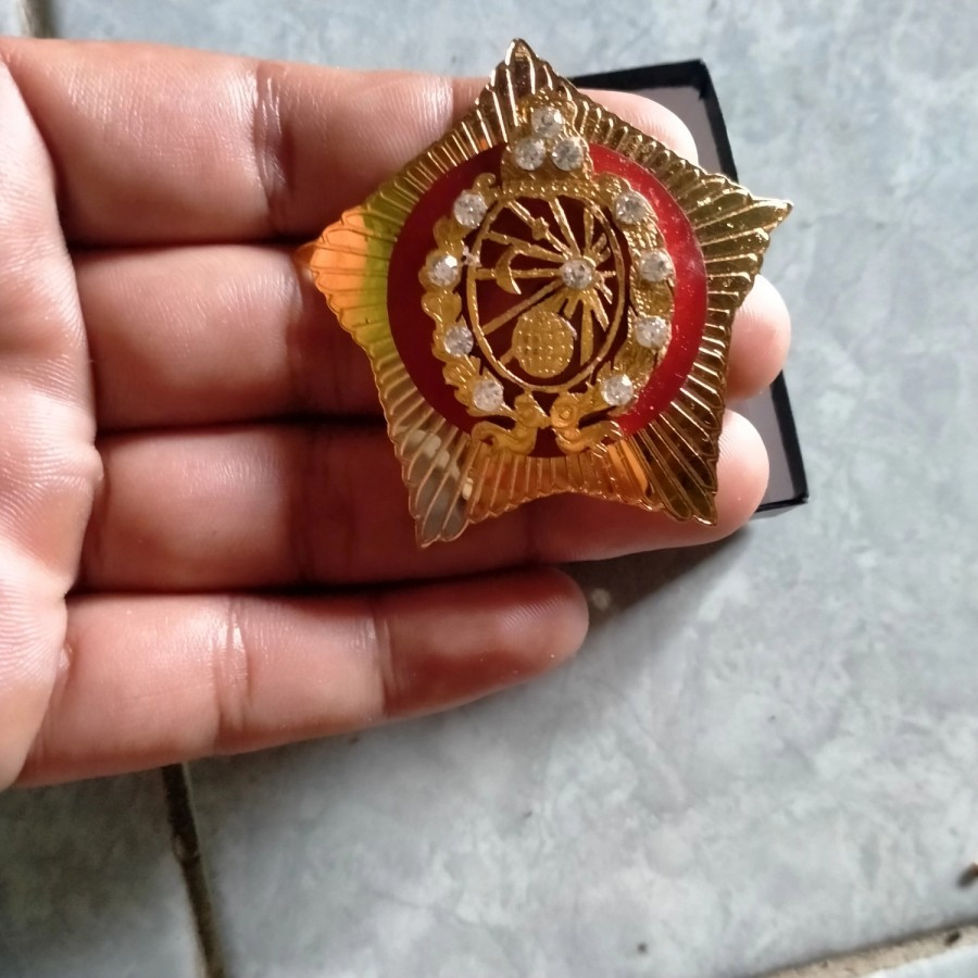 Pin Bros Logo Kraton Surakarta Silih Asih Sepuh Emas