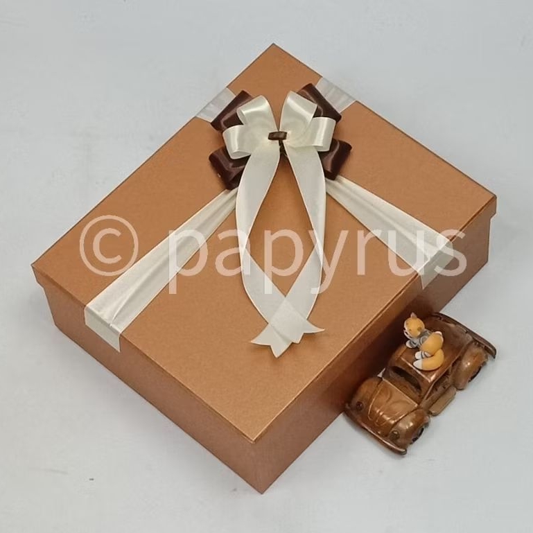

PAPYRUS 25x30 tinggi 10cm Kotak Kado Gift Box Hardbox Hampers Hadiah V2