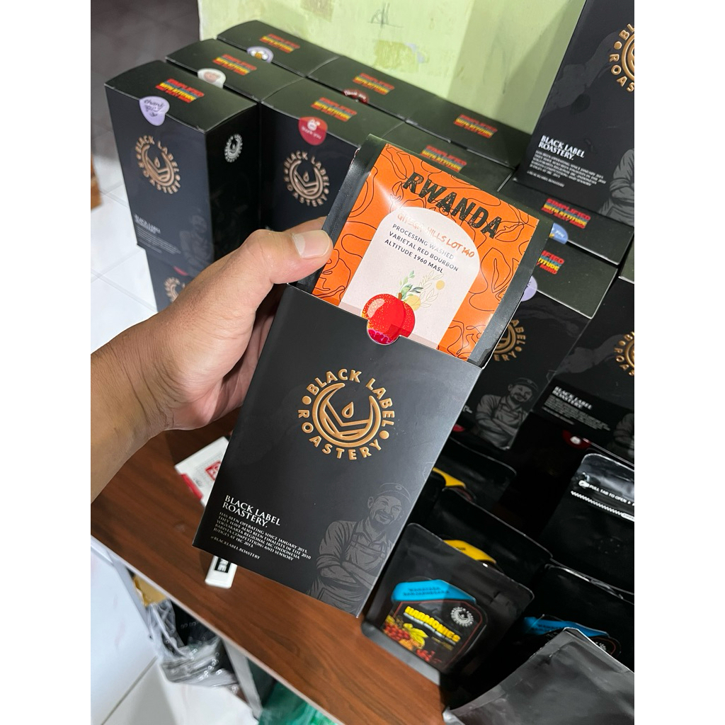 

RwandaGittegaHillsWashed