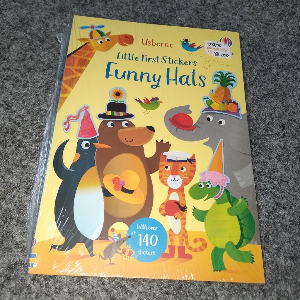 

BUKU BIG BAD WOLF (BBW) - LITTLE FIRST STICKERS FUNNY HATS [USBORNE] - BUKU STIKER ANAK IMPORT (INGGRIS)