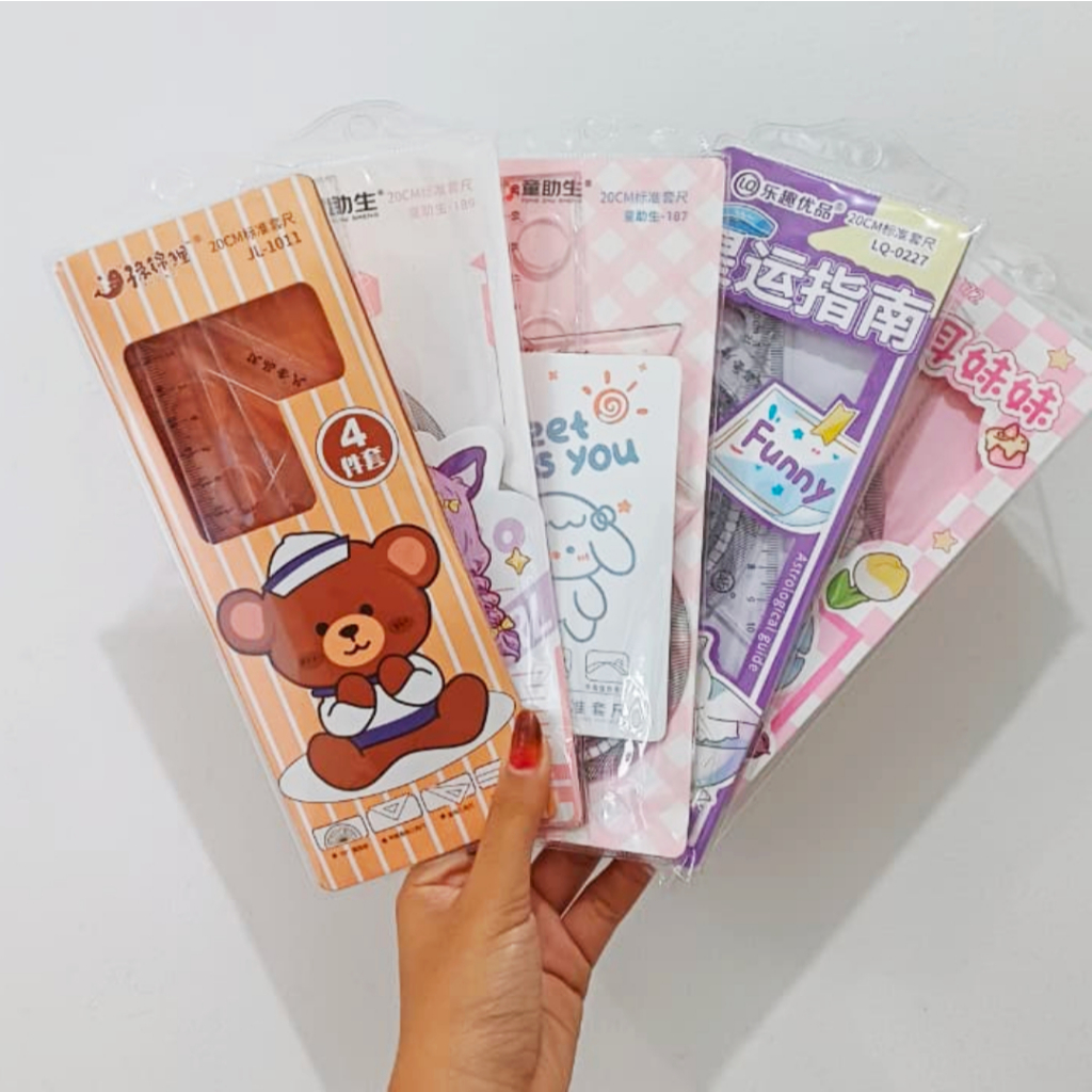 

Set Alat Tulis Penggaris Isi 4 pcs Peralatan Sekolah Anak