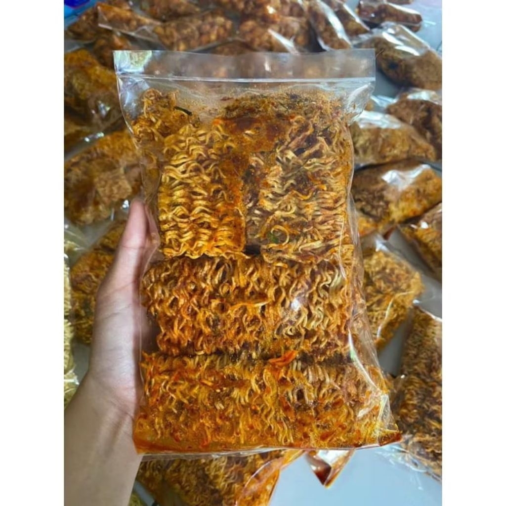 

Mie Kriuk/ mi kremes pedas daun jeruk 500 gram