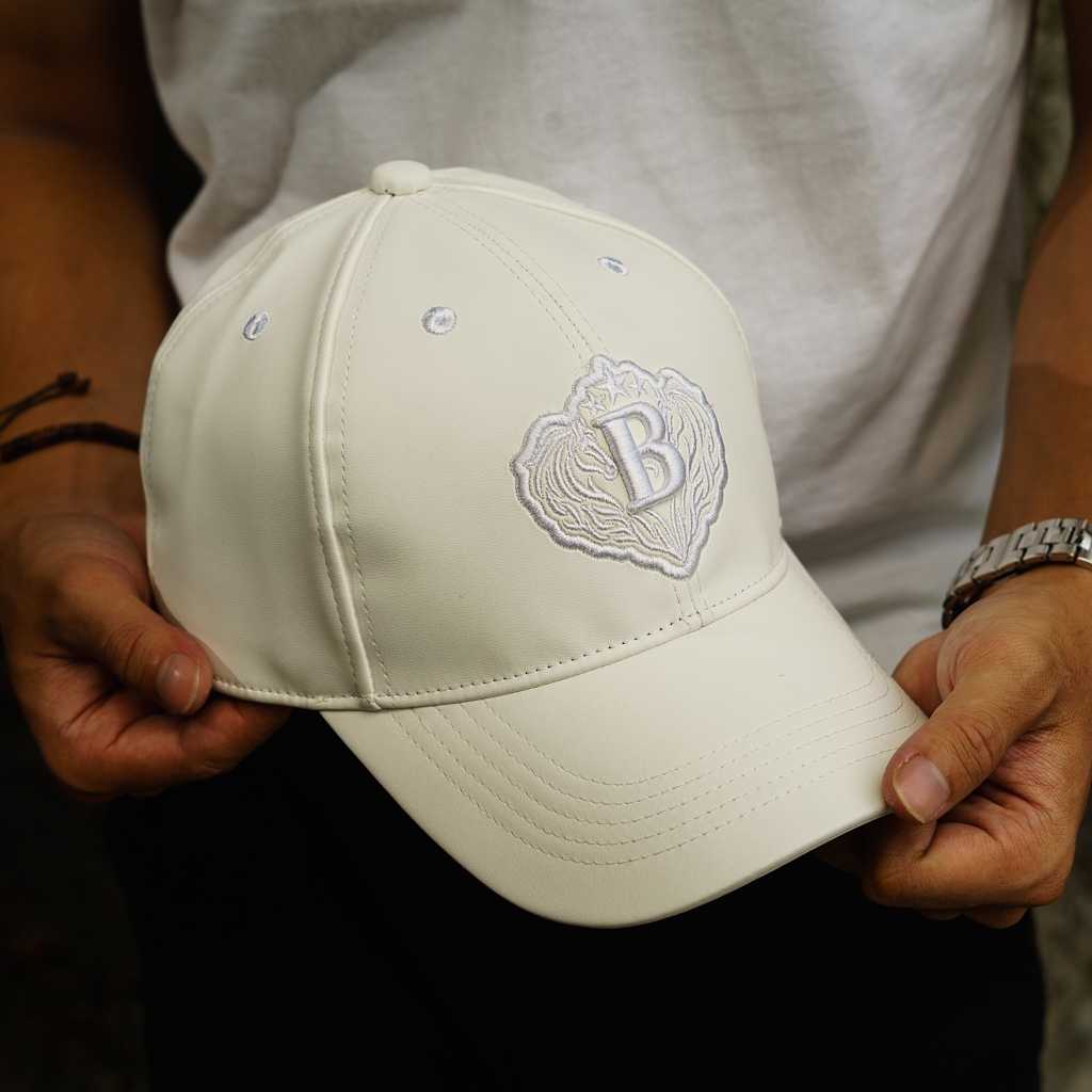 BOZRVK White Leather Cap - Topi Baseball Kulit Sintetis Pria Putih