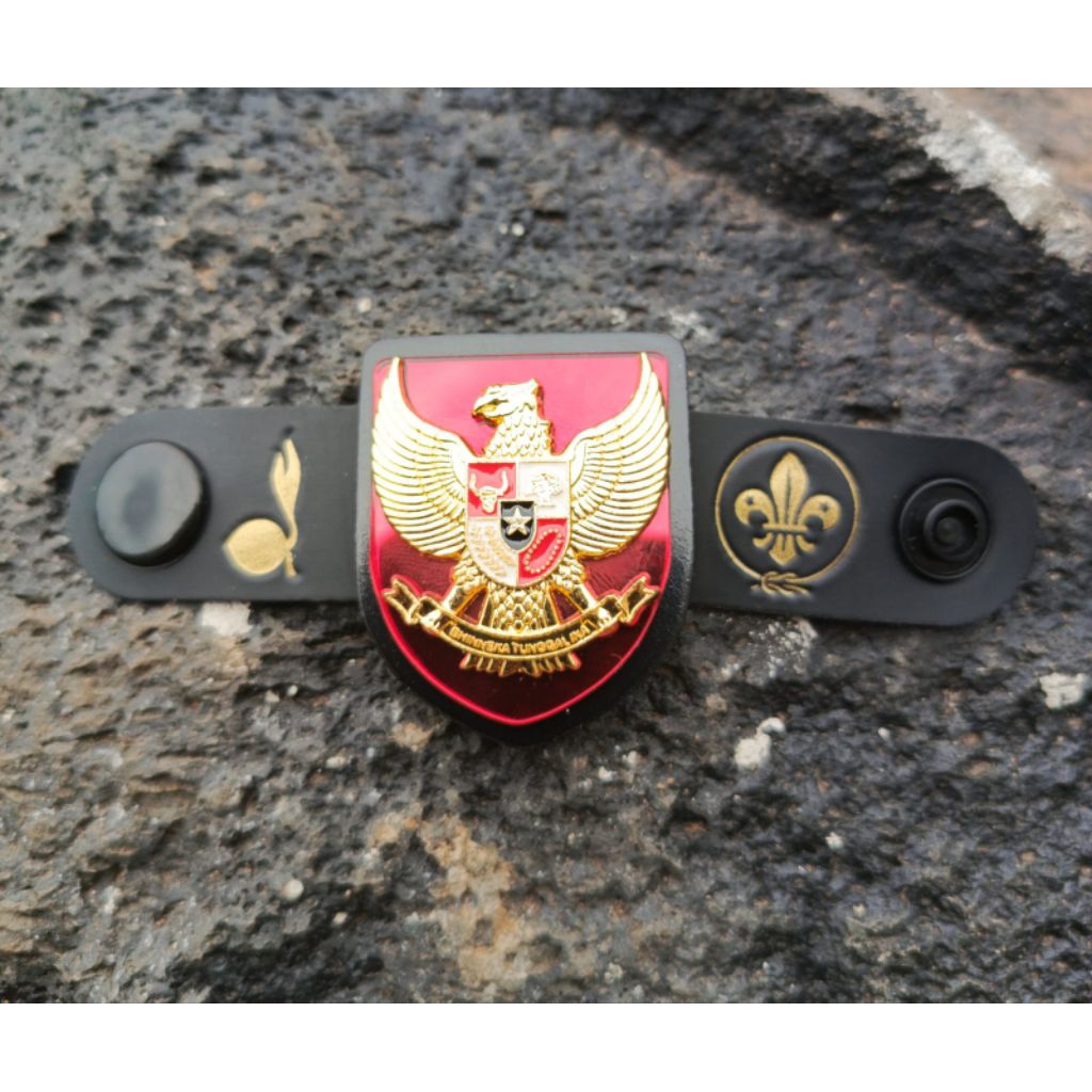 

ring/ pengikat hasduk pramuka motip garuda logam