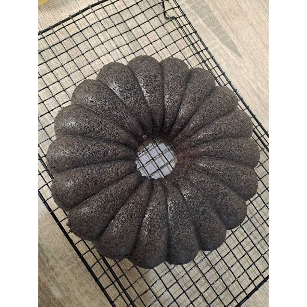 

Bolu Ketan Hitam Original Keju Lumer size 24 cm Depok