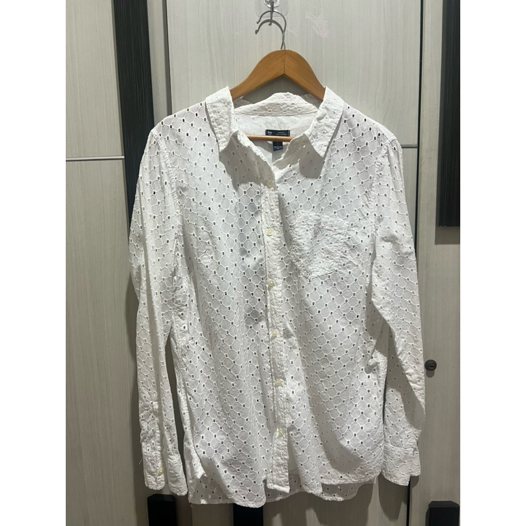 preloved Katbol/ Rubiah white shirt kemeja GAP