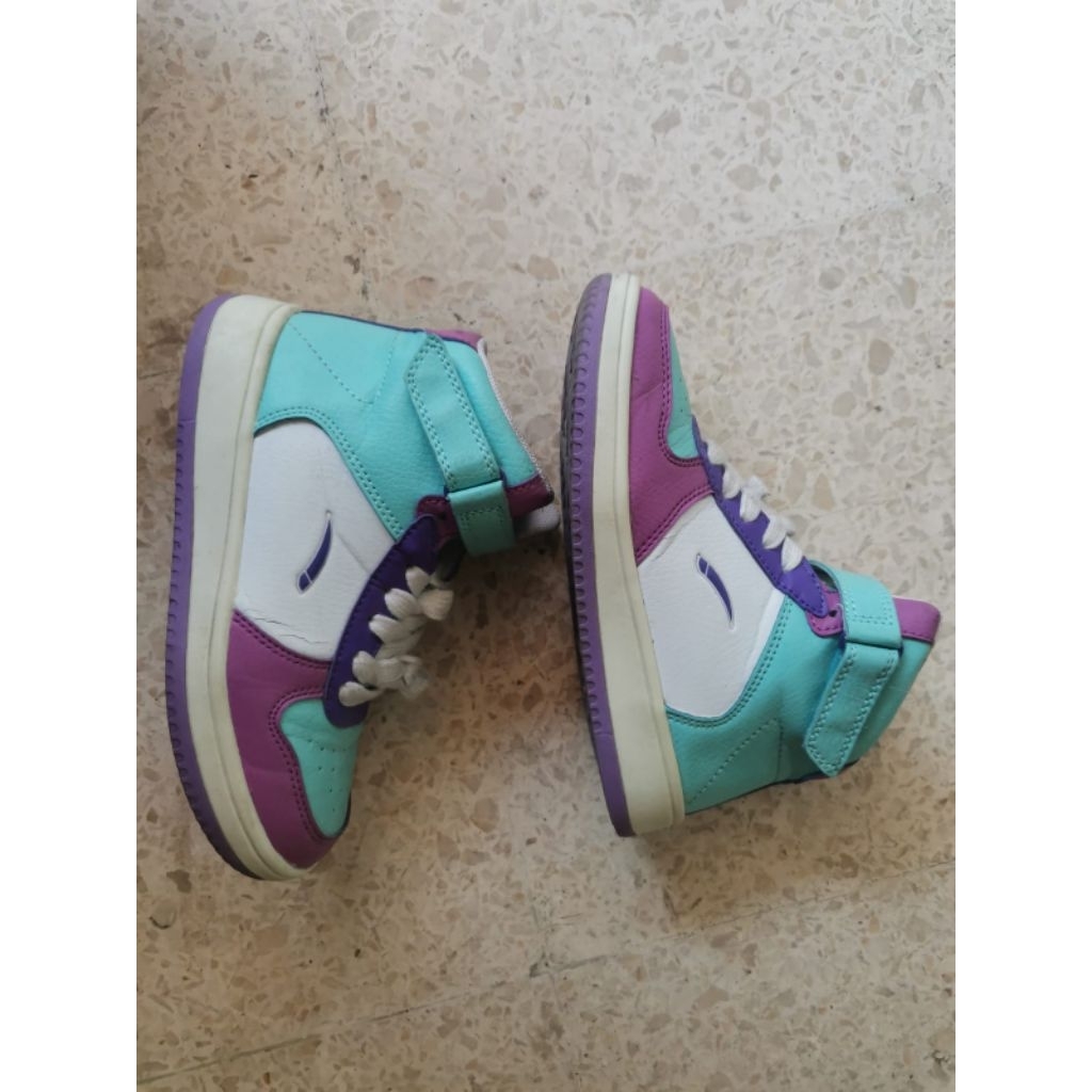 Sepatu anak LA Gear original size 32,5 [Preloved]