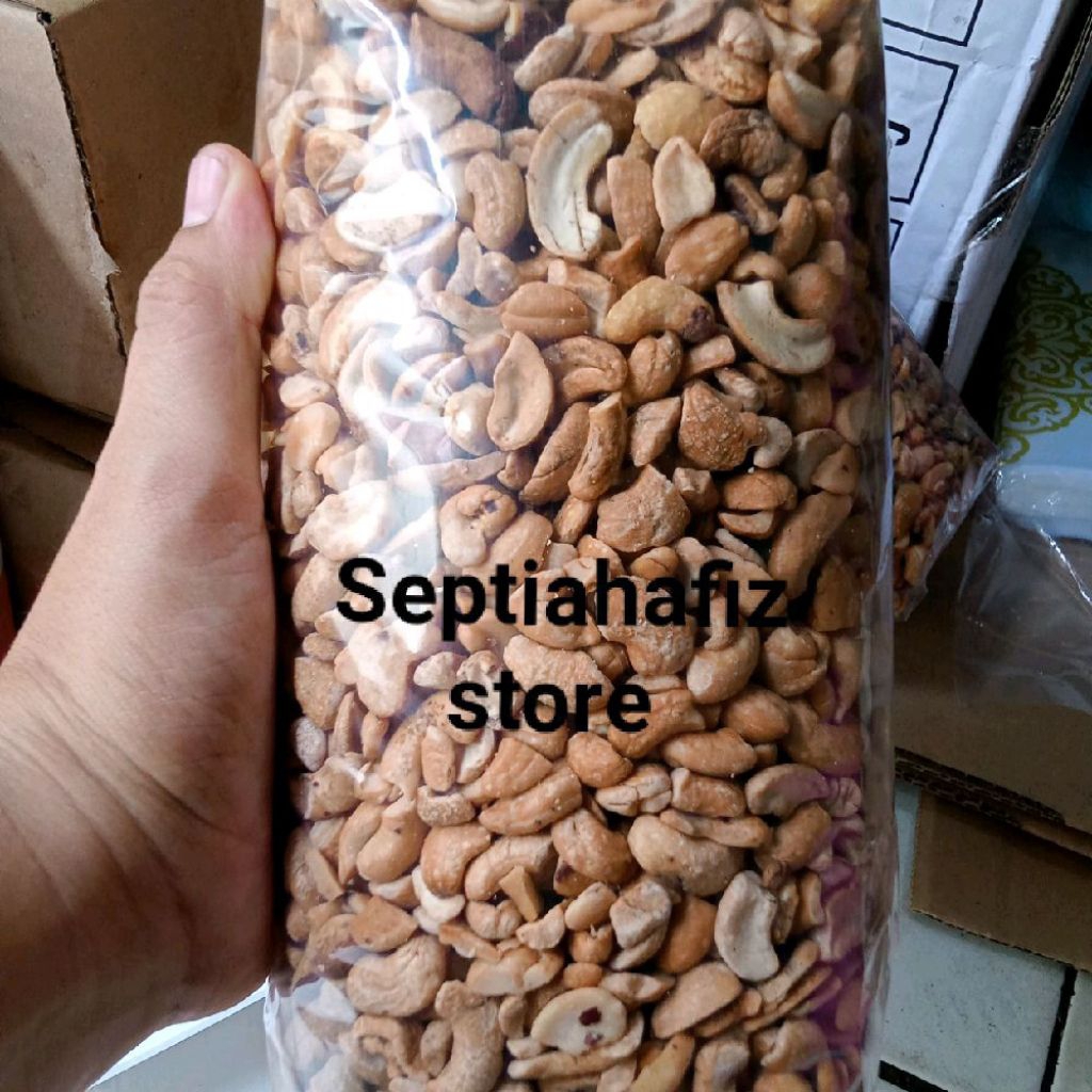 

Kacang Mede Pecahan matang 1kg Termurah siap makan