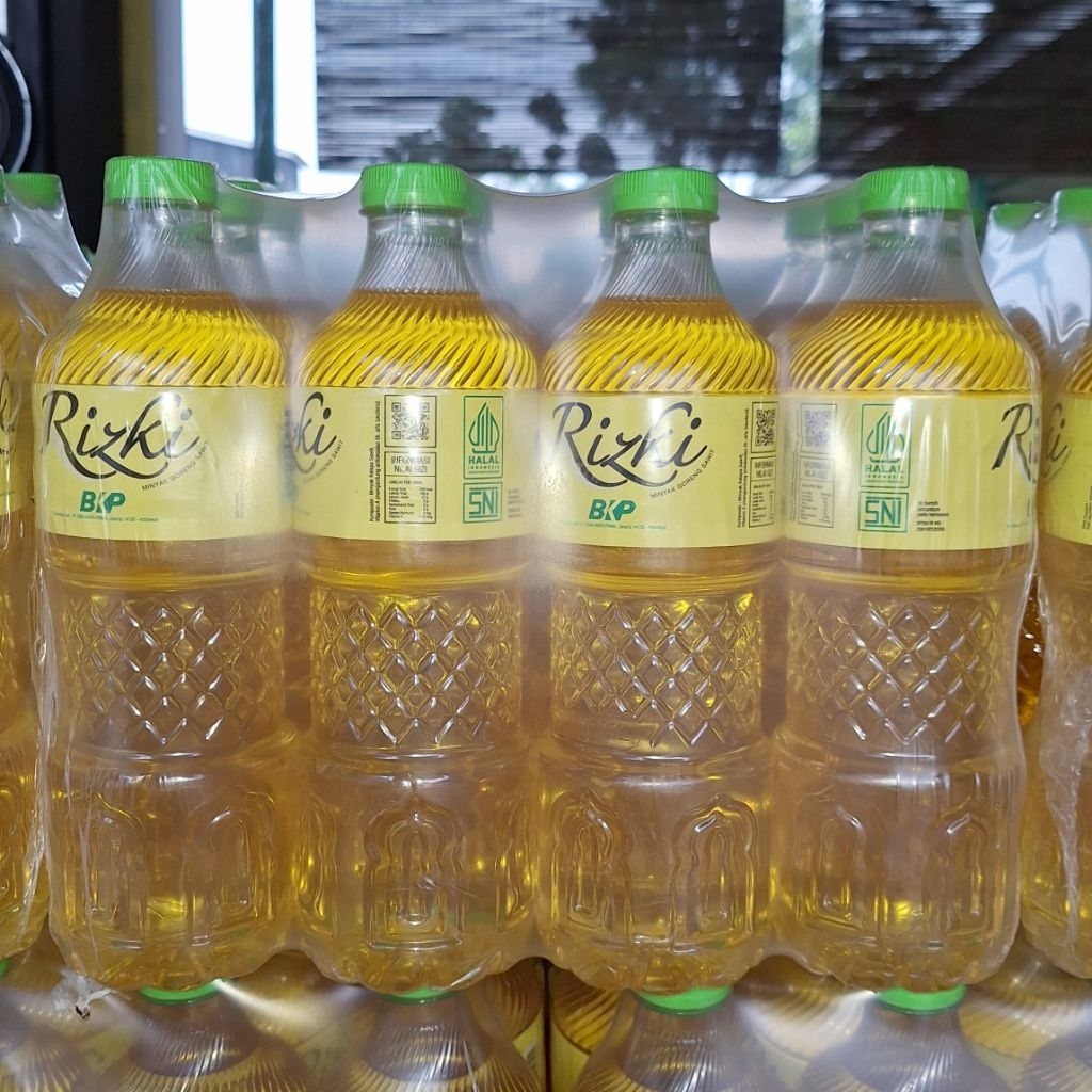 

MINYAK GORENG RIZKI 800ml -MINYAK KELAPA SAWIT RIZKI -PROMO MINYAK GORENG MURAH-SEMBAKO-RIZKI BKP