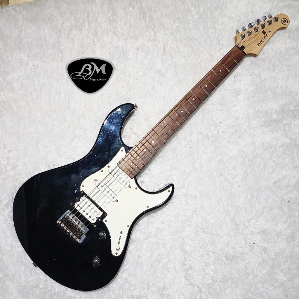 Gitar Yamaha Pacifica 112v Black