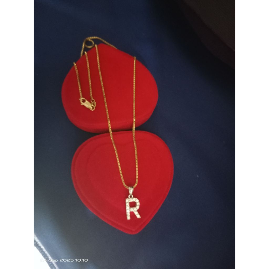 kalung itali santa huruf R