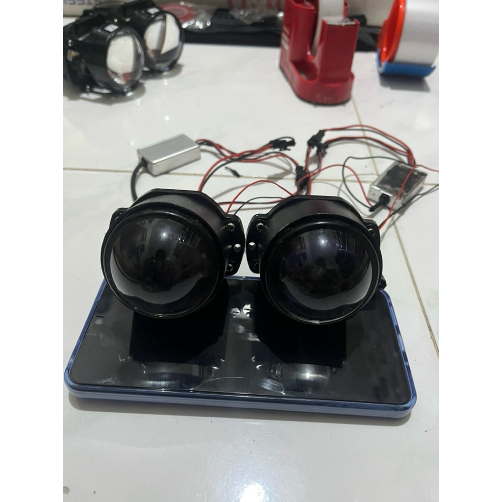 lampu biled projector vahid E5 30 watt 1,8 inch bekas di motor R25 sepasang