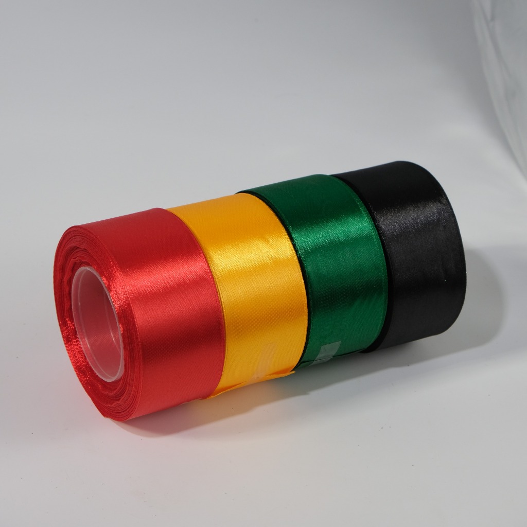 

Pita Satin 1-1/2 INCH Kualitas Impor 1,5 INCH (4 cm)