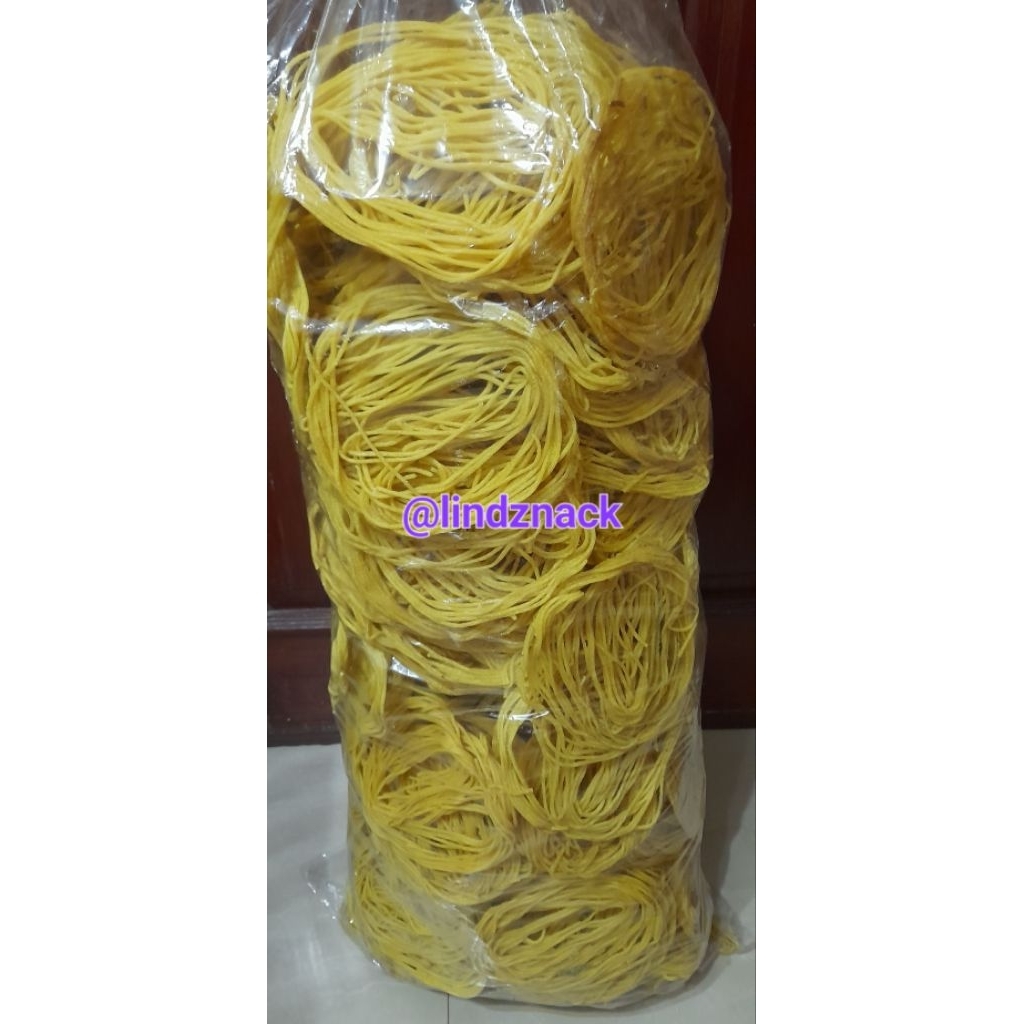 

( 1 Bal =5 Kg ) Kerupuk Mireng / Mie Kuning Banyumas Mentah