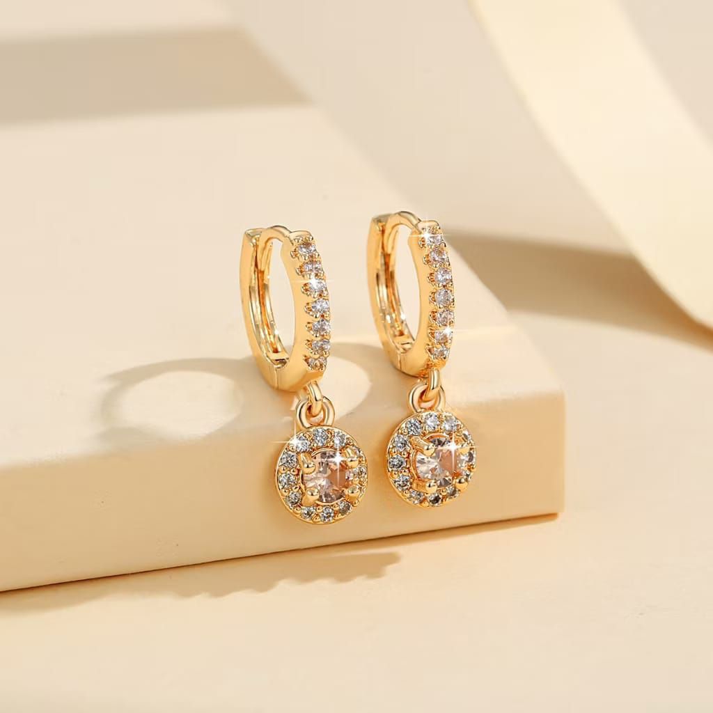 Anting wanita dewasa Emas