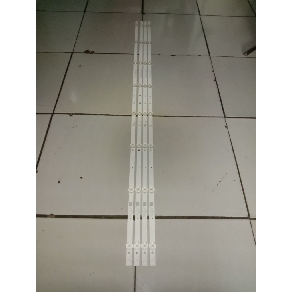 lampu tv Aqua LE50AQT6300UA ori satu set