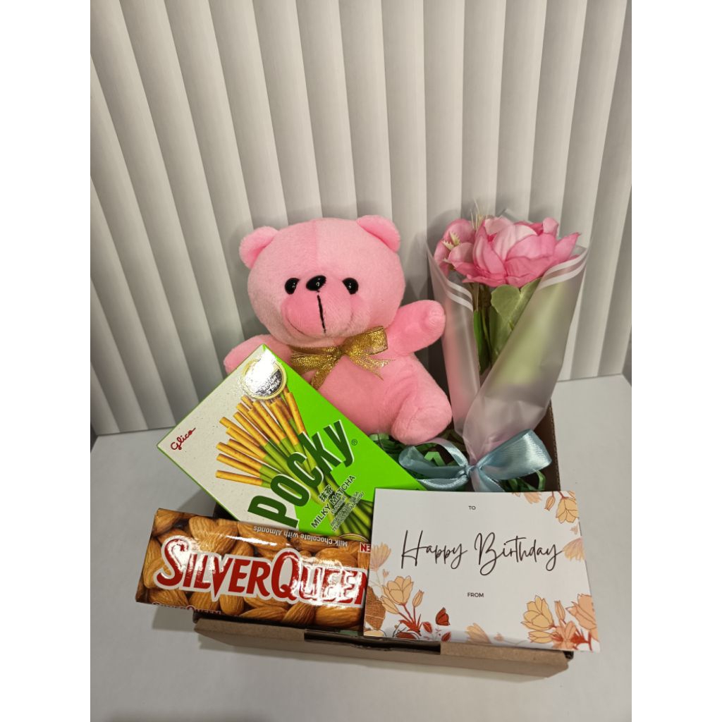 

Hampers snack valentine day gift box