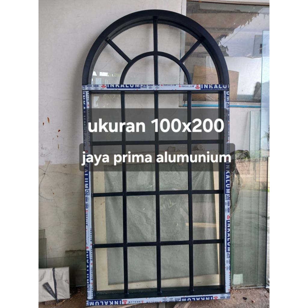 jendela lengkung alumunium kaca mati ukuran 100cmx200cm variasi ornamen kusen 4" Kirim Se-Indonesia(