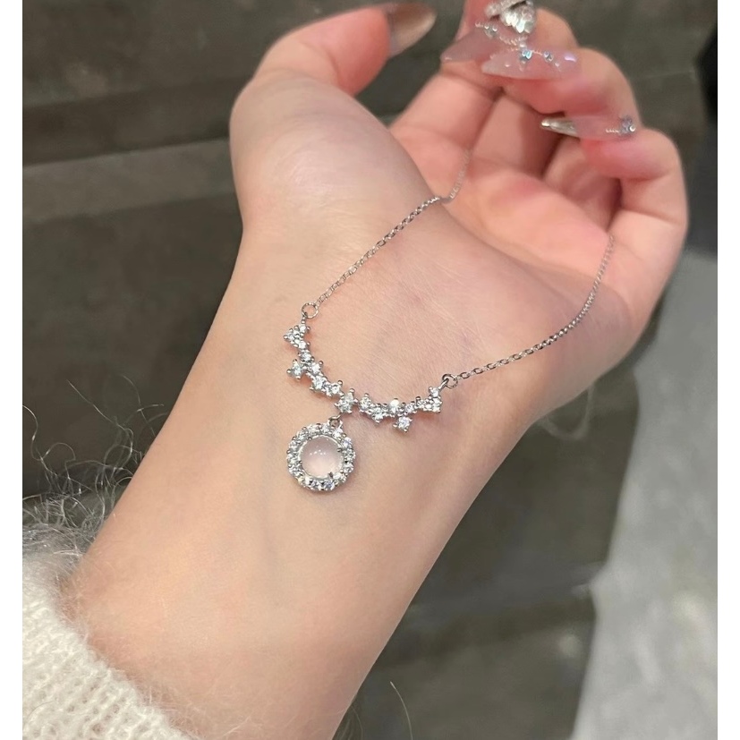 Kalung titanium baru "Prague Moonlight" untuk wanita Kalung titanium anti karat dan anti pudar impor