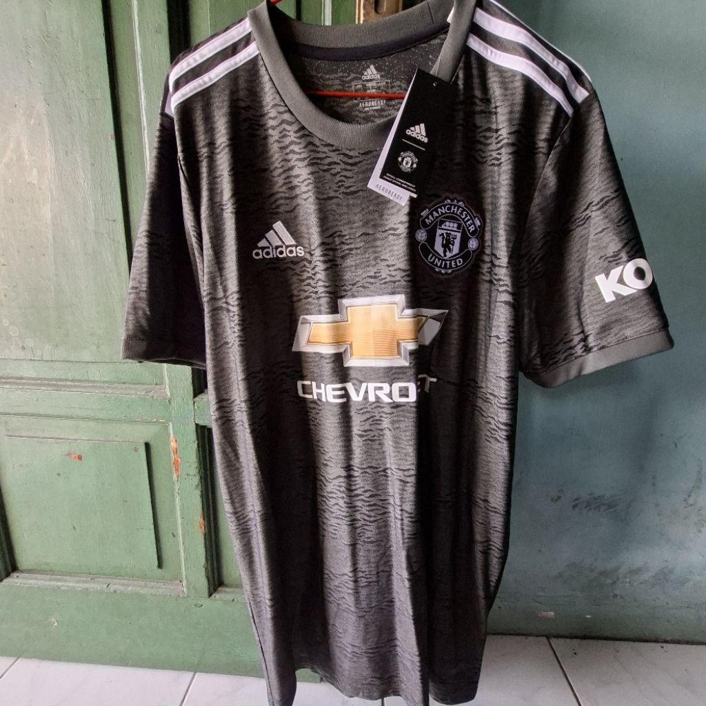 Manchester United 20/21 Away. Original. BNWT. Size L. NNS Bruno Fernandes 18