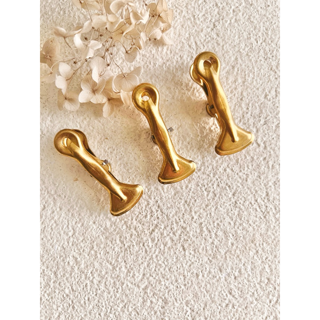 

Classic Brass Paper Clip