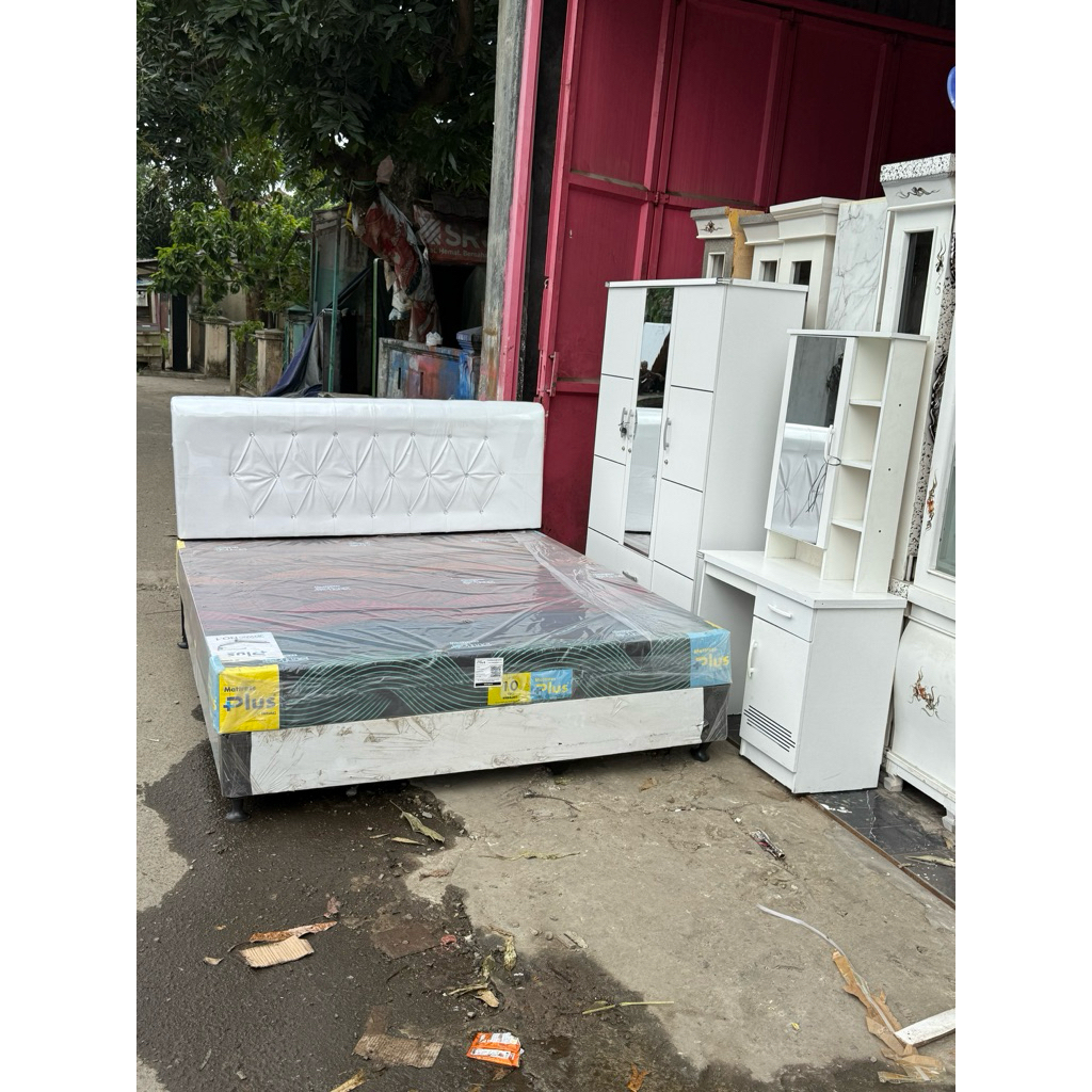 SET KAMAR LEMARI PINTU 3+MEJA RIAS+DIVAN STANDAR KASUR INOAC PLUS busa biru garansi 10 tahun bonus  