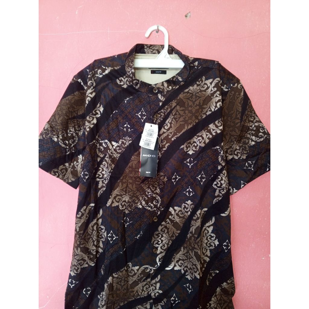 kemeja lengan pendek MOC
