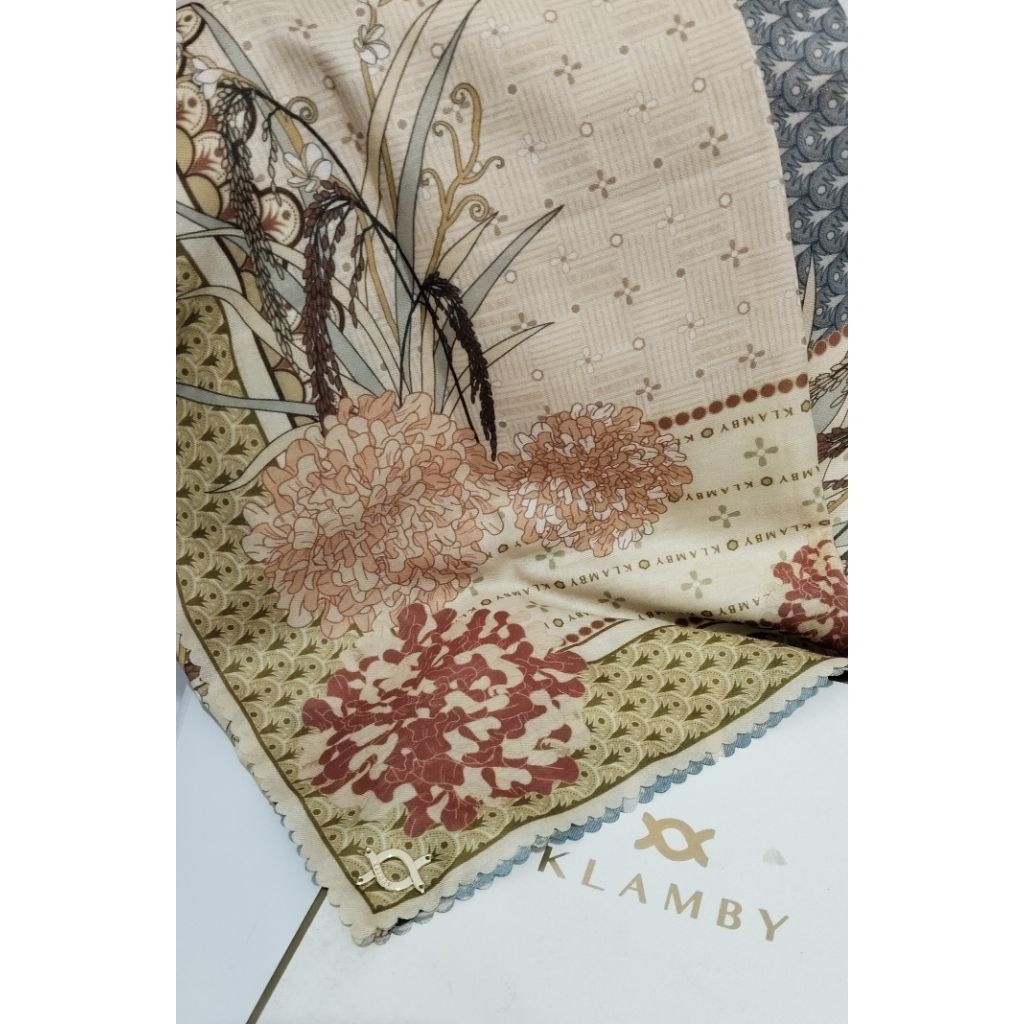 Wearing Klamby Savana Scarf Preloved Murce