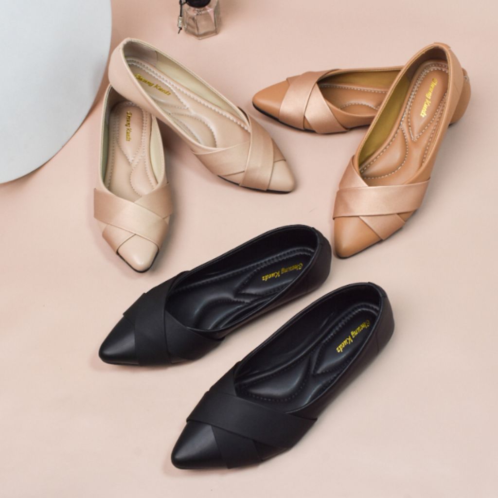 Cheung Kuedz Velencia Flatshoes wanita pansus