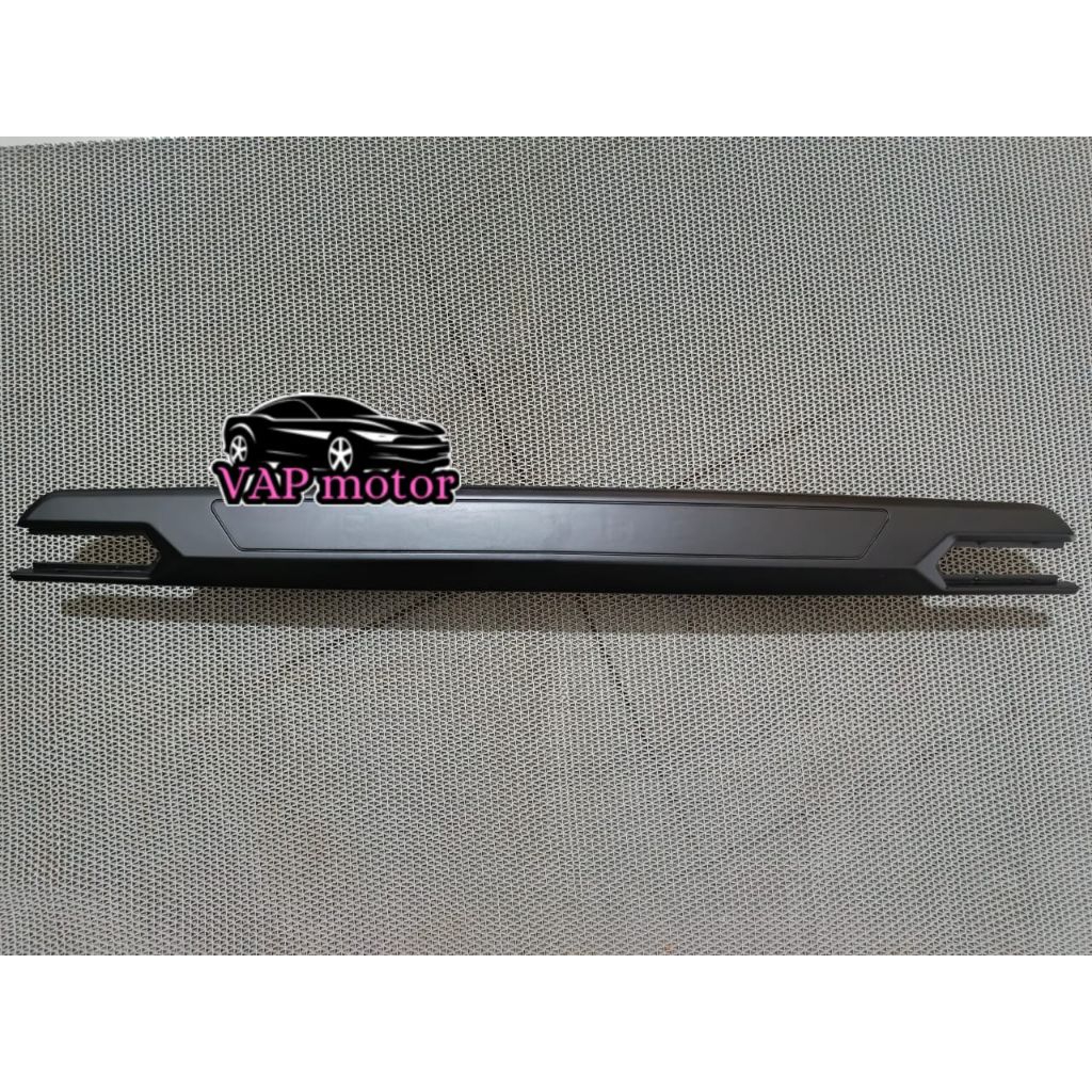 Trunklid list garnis bagasi belakang Isuzu panther kapsul original