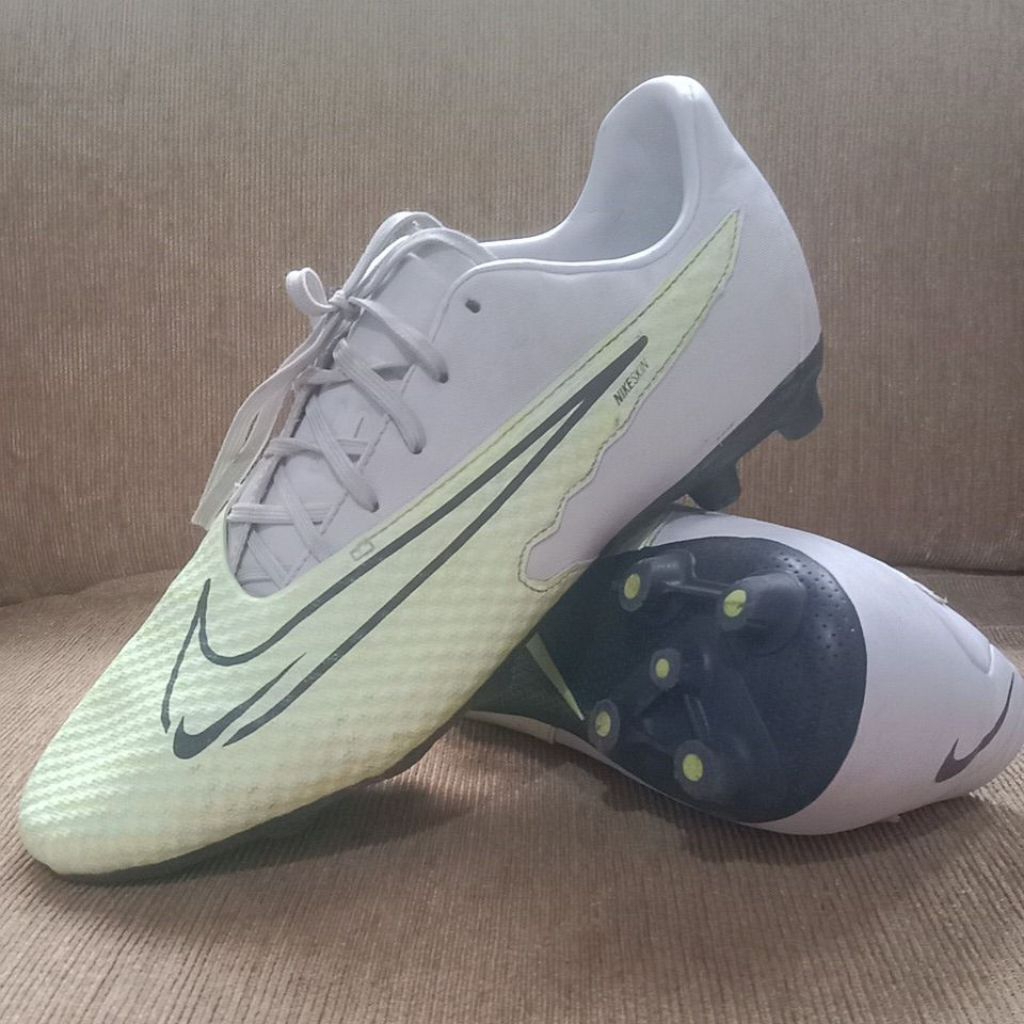 S214 sepatu42 Bola Phantomsx Preloved