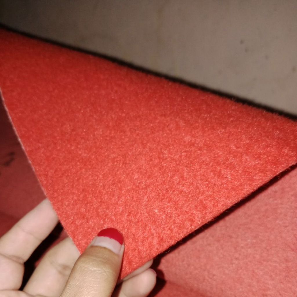 KARPET BLUDRU MERAH//KARPET BABUT POLOS/DEKORASI/ALAS LANTAI/KARPET METERAN