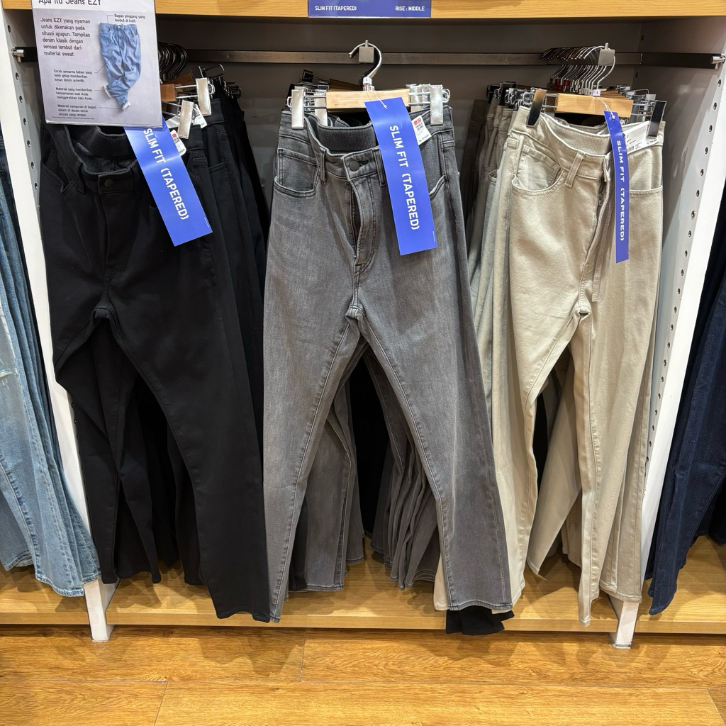 Celana jeans Ezy ultra stretch (slim fit) uniqlo cowok