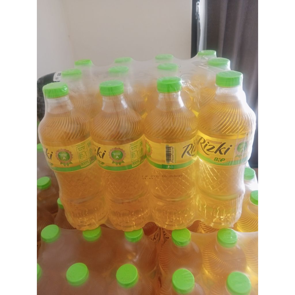 

Minyak Goreng Rizki 800 ML 1 Pack (Isi 12 Pcs)
