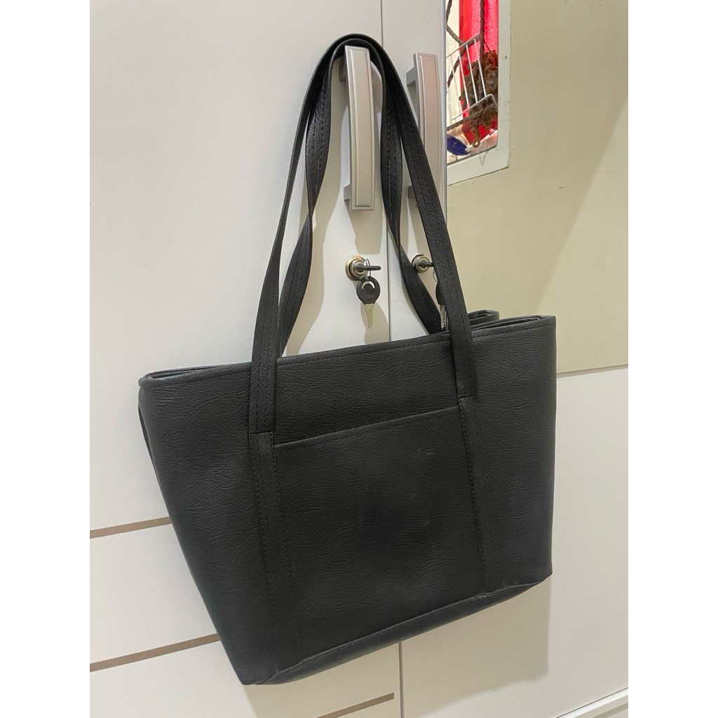 [preloved] totebag hitam kulit