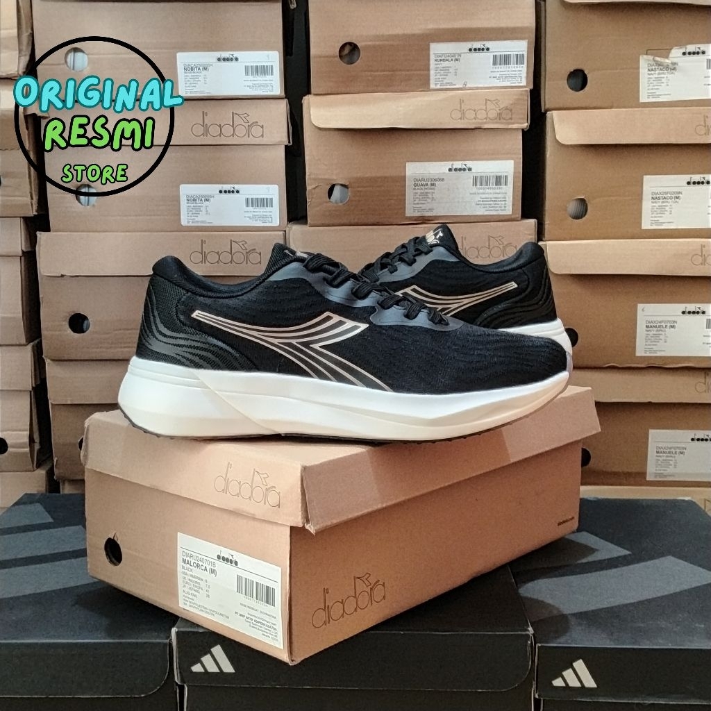 Sepatu Diadora Malorca Hitam (Original)