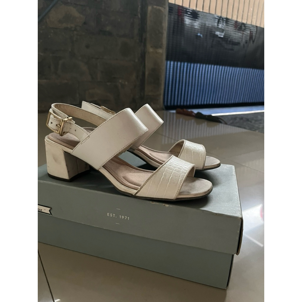 PRELOVED - Rockport Heels TM Alaina Two Strap CH9036