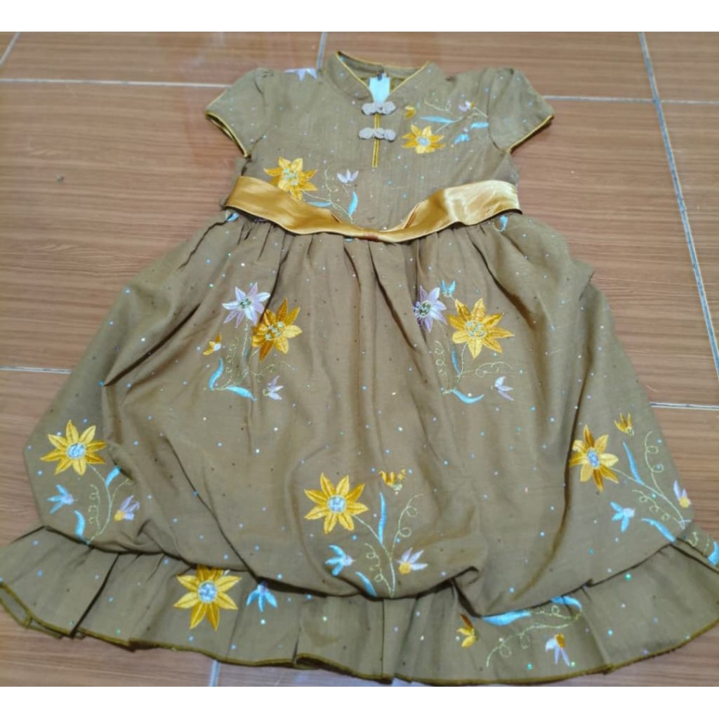 preloved gaun cheongsam imlek anak