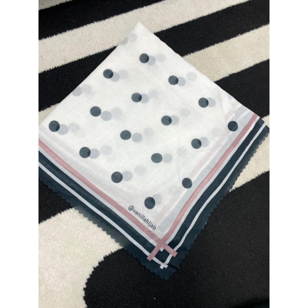 preloved Vanilla Hijab