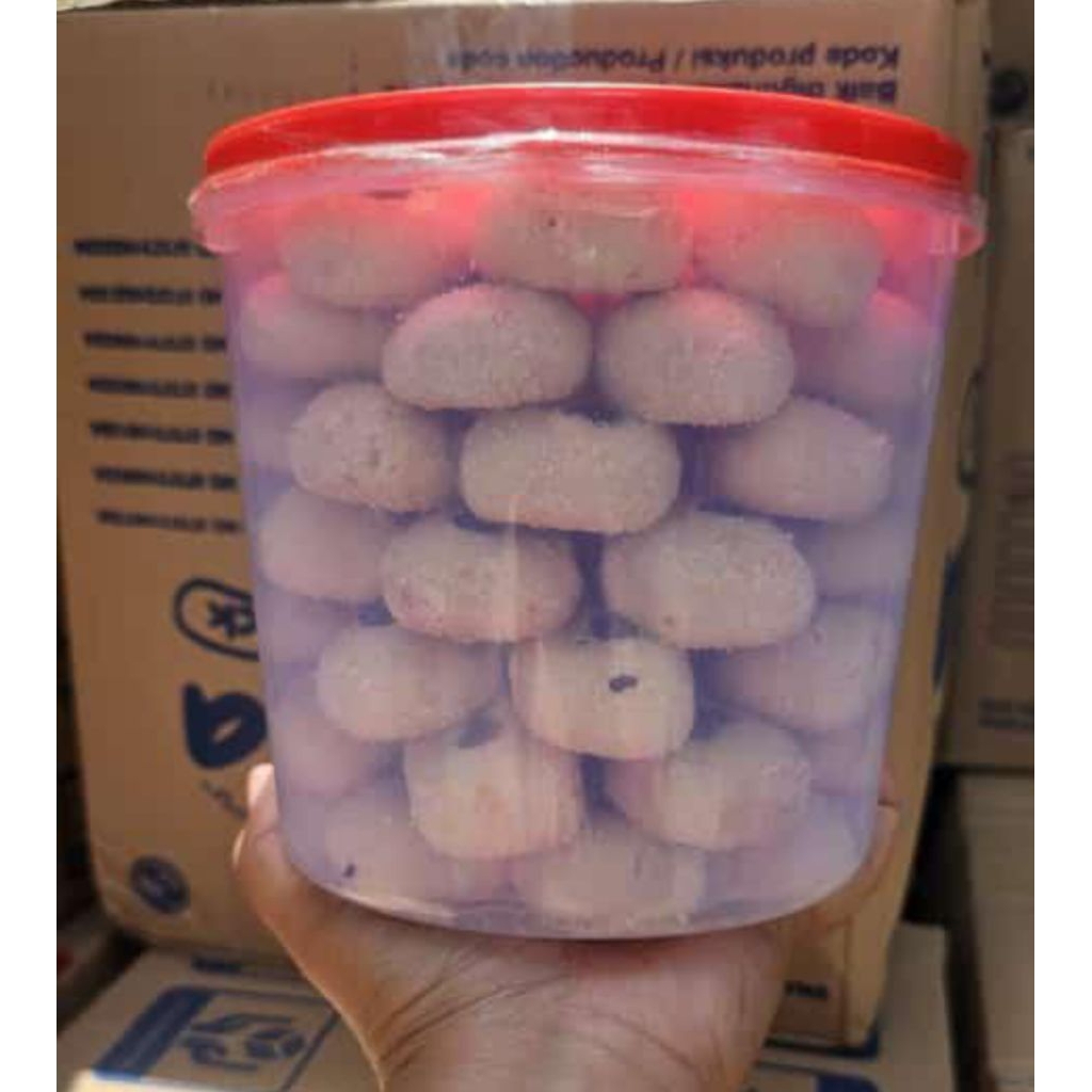 

1 toples kue kering Monde susu enak