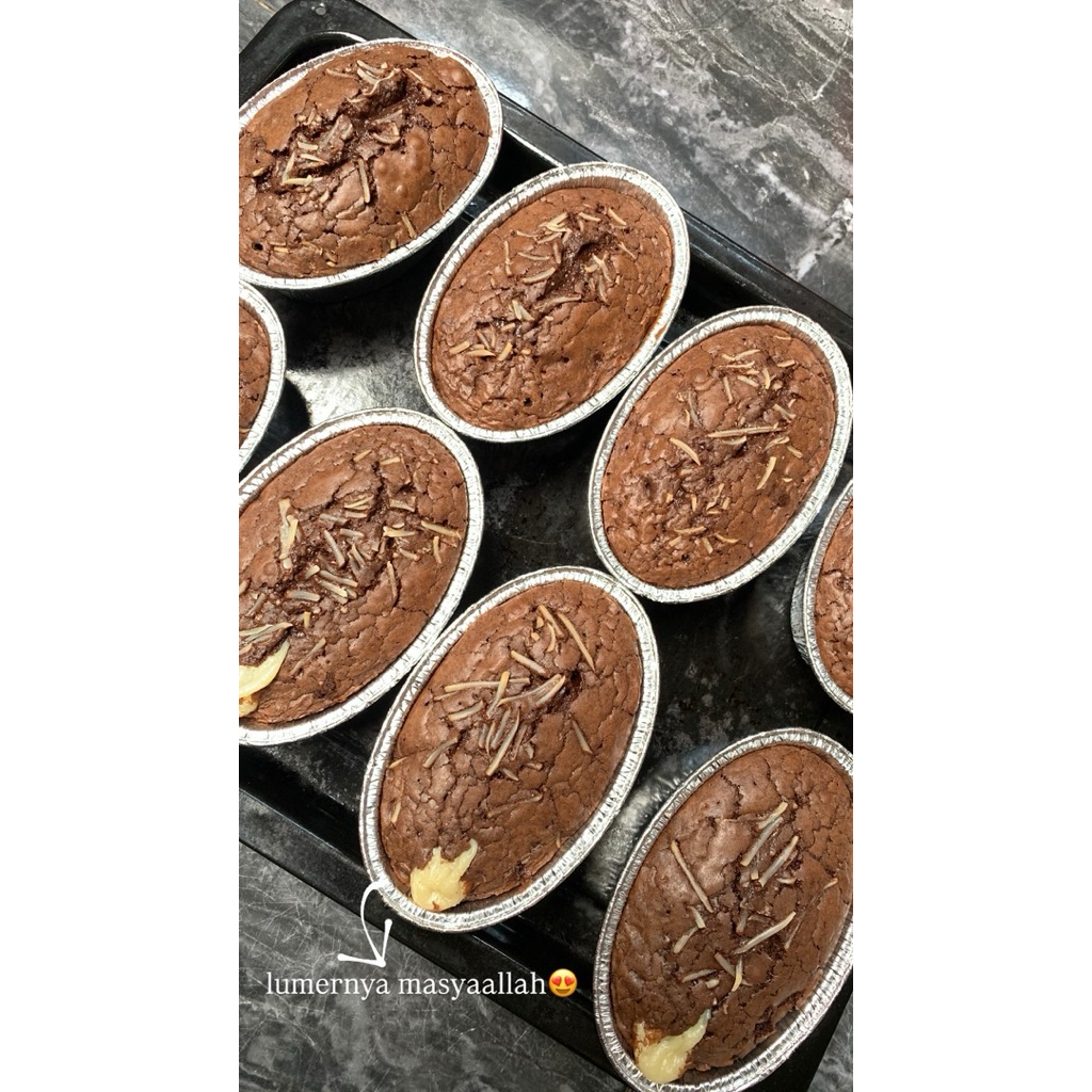 

INSERT CHEESE BROWNIE