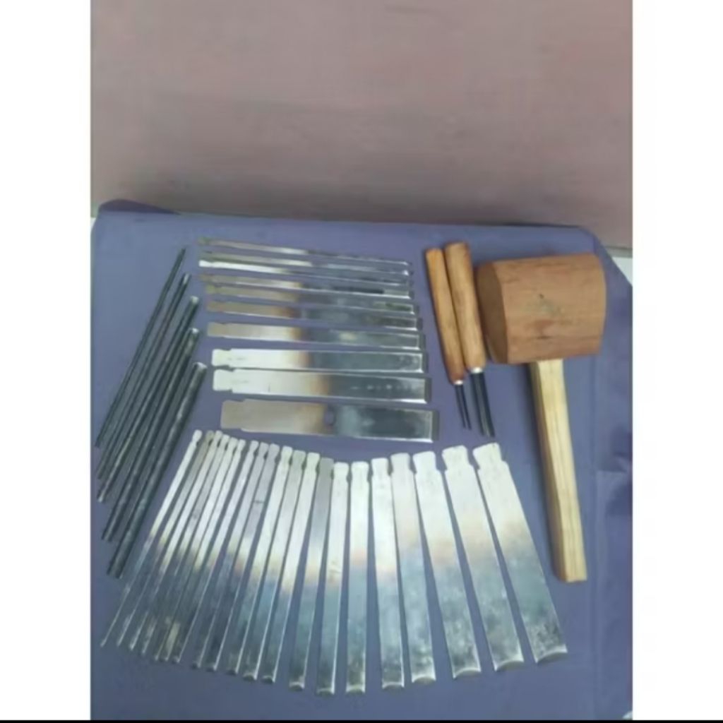 Pahat ukir kayu,bahan asli baja asli, set lengkap isi 37pcs plus coret dan ganden kayu
