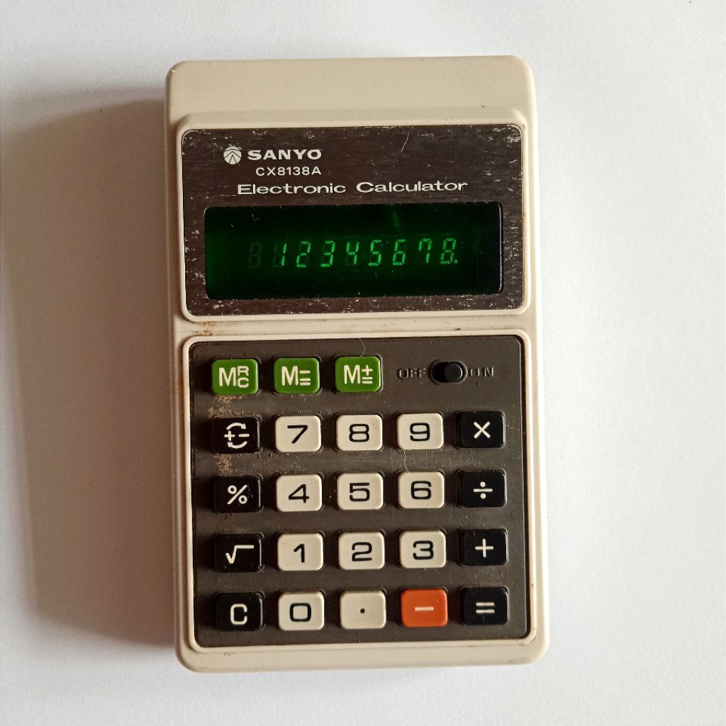 Antik Vintage Kalkulator Jadul SANYO CX8138A Made in Japan Hidup Normal Bodi Utuh Display Only