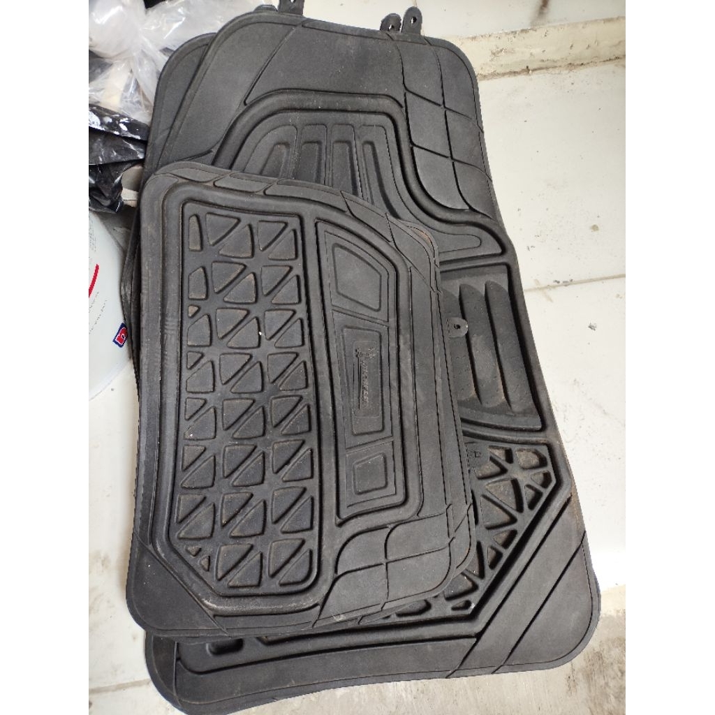 Preloved Karpet mobil Michelin original bahan Karet tebal, import